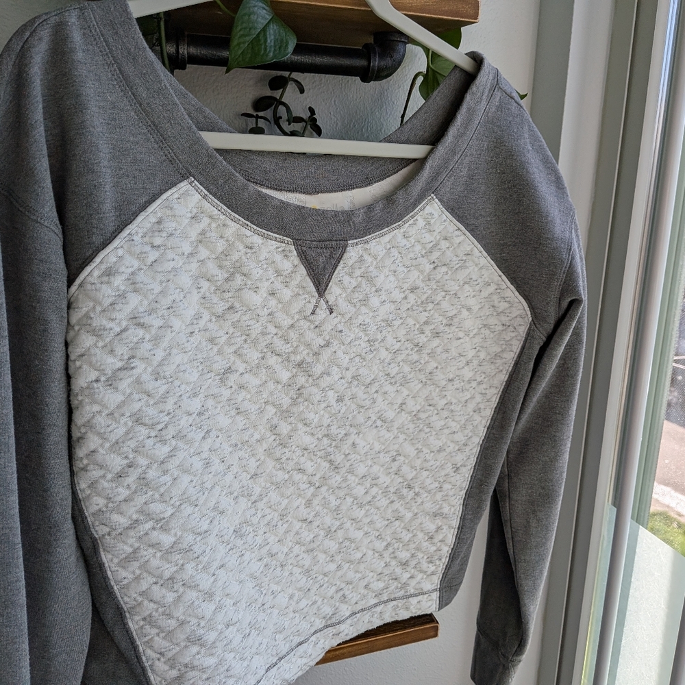 Nordstrom Zella Gray Quilted Long Sleeve Crop Top with Thumbholes - Size L